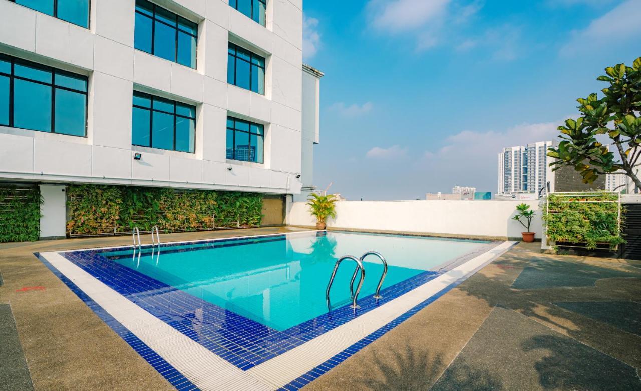 Crystal Crown Hotel Petaling Jaya Exterior photo
